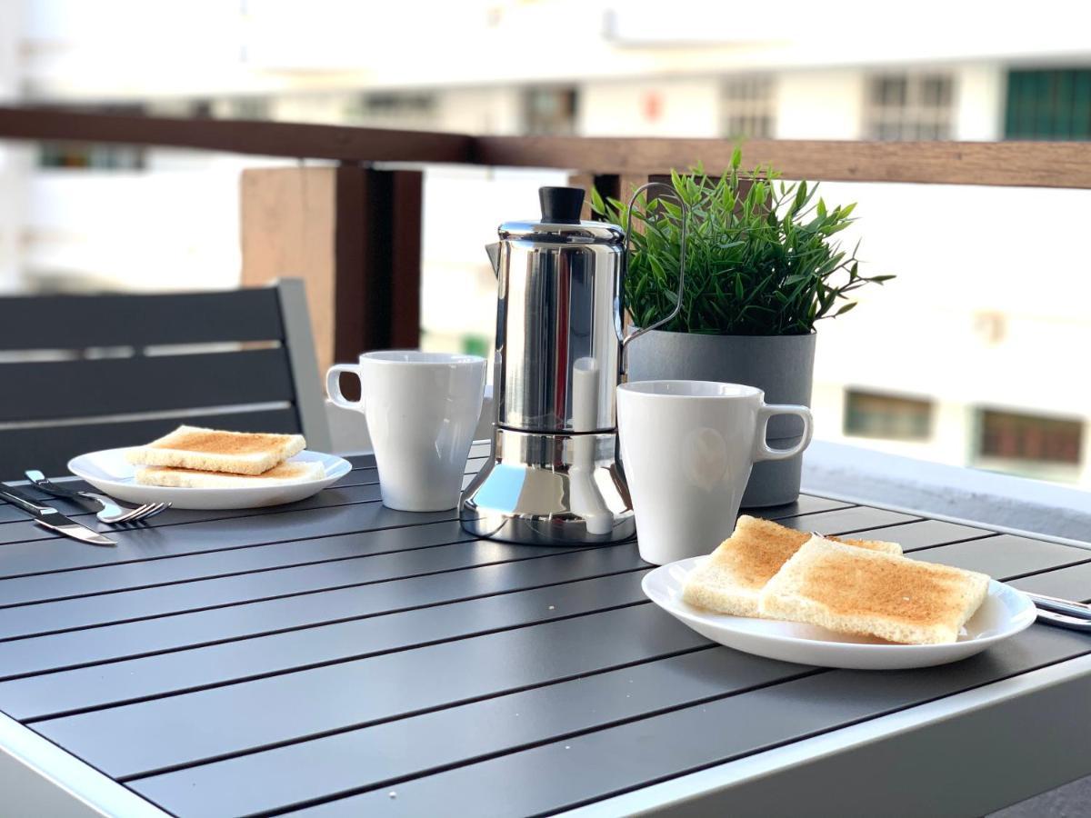 Coconut Friendly Holiday Home Плая дел Инглес Екстериор снимка